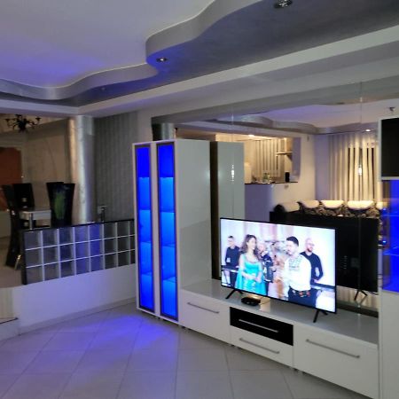 Vila Ana Cu Terasa Gratar Si Jacuzzi Villa ซาตูมาเร ภายนอก รูปภาพ