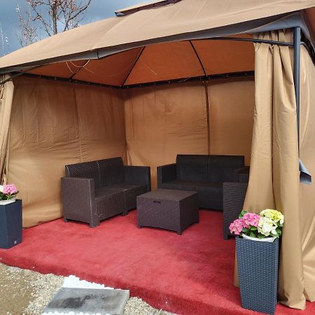 Vila Ana Cu Terasa Gratar Si Jacuzzi Villa ซาตูมาเร ภายนอก รูปภาพ