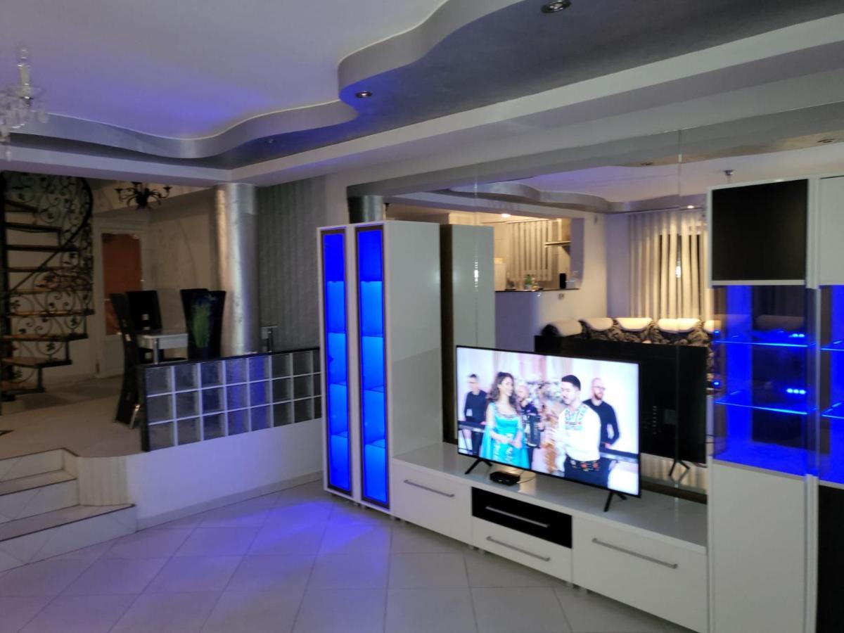 Vila Ana Cu Terasa Gratar Si Jacuzzi Villa ซาตูมาเร ภายนอก รูปภาพ