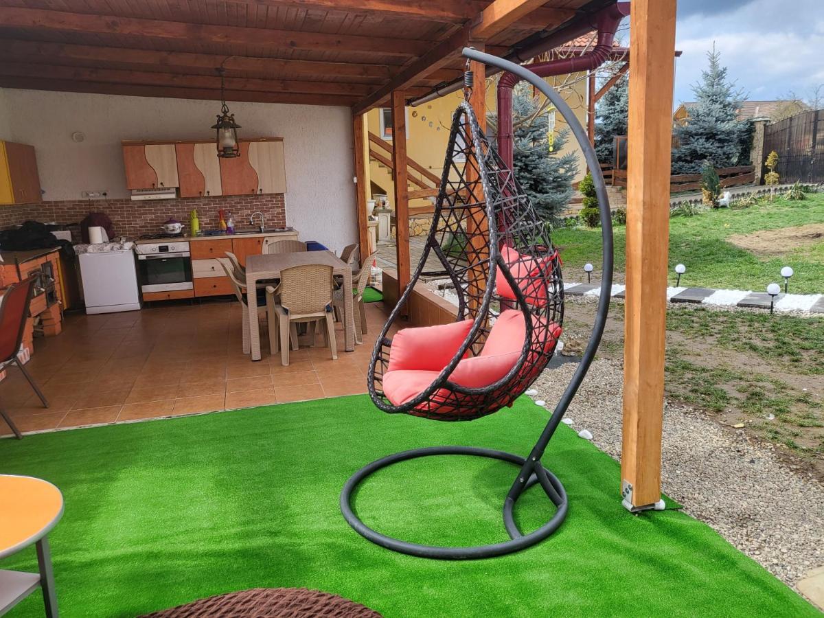 Vila Ana Cu Terasa Gratar Si Jacuzzi Villa ซาตูมาเร ภายนอก รูปภาพ