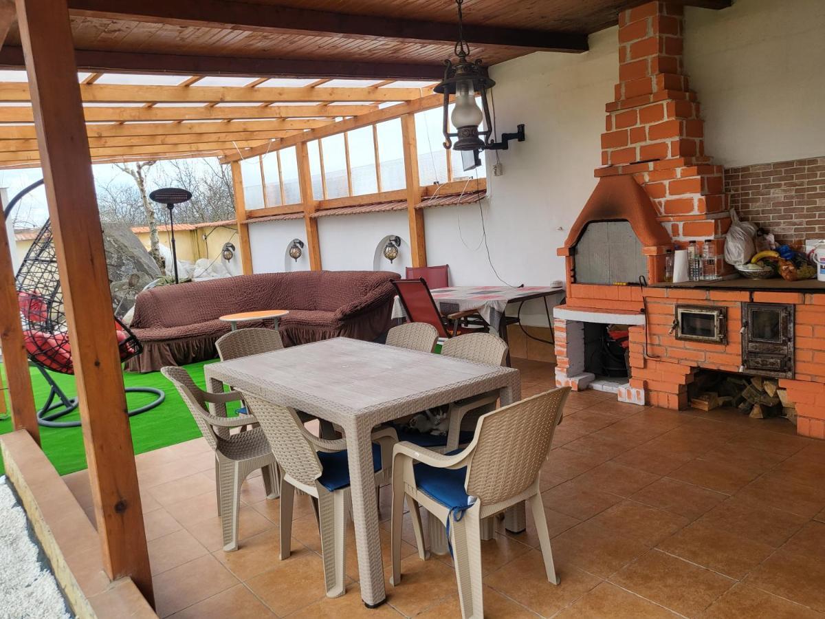 Vila Ana Cu Terasa Gratar Si Jacuzzi Villa ซาตูมาเร ภายนอก รูปภาพ